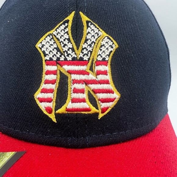 New York Yankees Hat Cap Fitted Adult Med/L Blue Red MLB Baseball New Era Mens - Picture 6 of 14